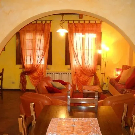 Apartment Caioncola Sleeps 10 Pool Wifi Ravigliano