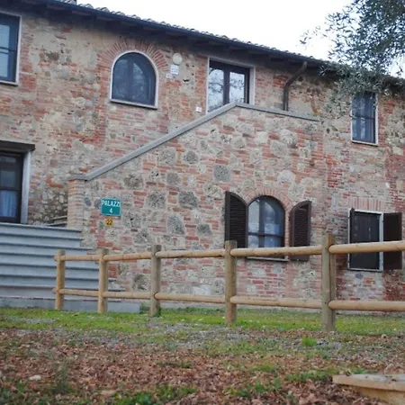 Caioncola Sleeps 10 Pool Wifi
